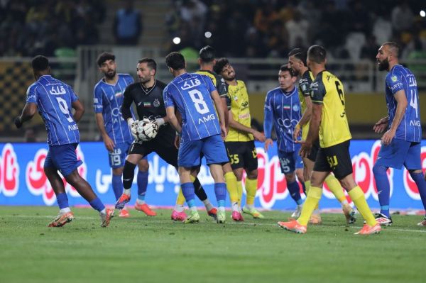 خارجیهای استقلال امشب ایران را ترک میکنند