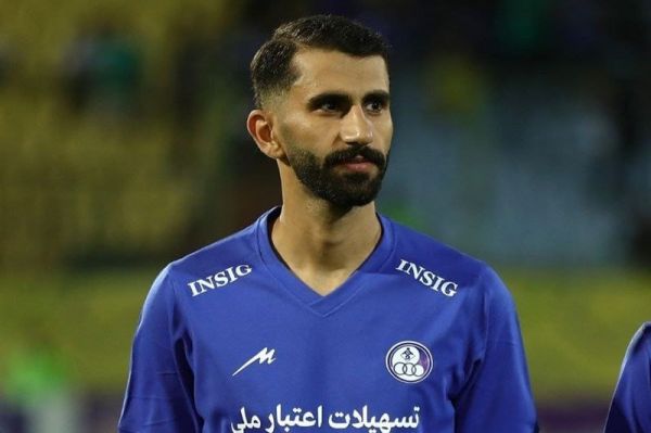  اولین بازیکن از استقلال خوزستان جدا شد  حاجی‌پور  احمدی نمی‌تواند برود