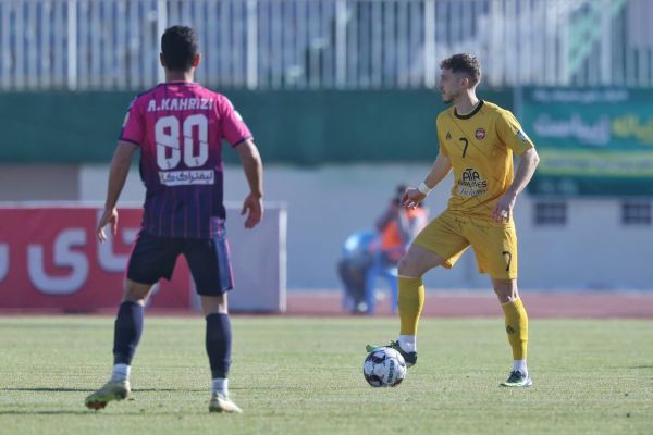  بدشانس‌ترین کروات تراکتور؛ فقط خوب شوت می‌زند