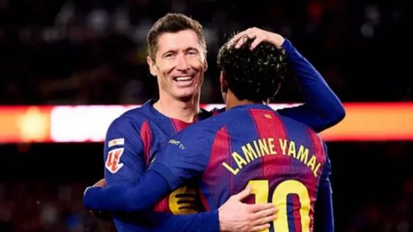  بارسلونا با برد چهار گله در جمع هشت تیم برتر قرار گرفت