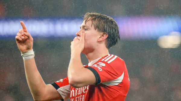 مورینیو به آربلوا درس فوتبال داد رئال مادرید و بنفیکا راهی پلی آف شدند