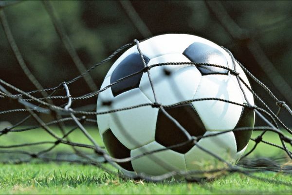 ۶ تیم دسته یک فوتبال در خطر کسر امتیاز