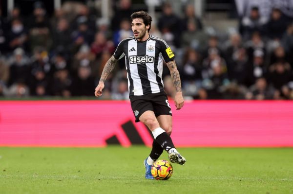 واکنش سرمربی نیوکاسل به شایعات انتقال تونالی به آرسنال