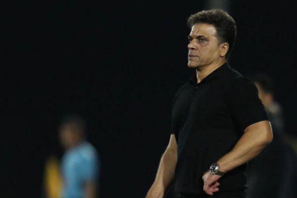  رضایی  اگر ۱۰ نفره نبودیم استقلال تا فردا هم گل نمی‌زد