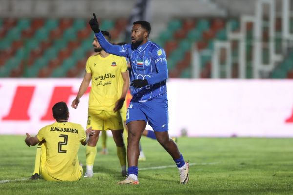  ادامه عملیات نجات در استقلال  وقتی نازون، ساپینتو را از بزنگاه سوم رد کرد