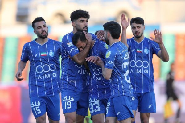  مطالبات استقلالی‌ها باز هم پرداخت نشد  سفر آبی‌ها به امارات با دلخوری