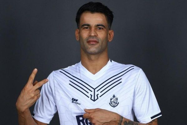  عیسی‌‌ آل‌‌کثیر ۱۵ میلیارد از استقلال گرفت و فسخ کرد