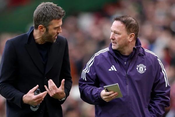  هالند، مغز متفکر نیمکت منچستریونایتد