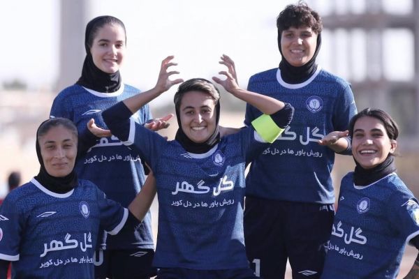  درخشش افسانه‌ای؛ تاج خانم گلی بر سر چترنور