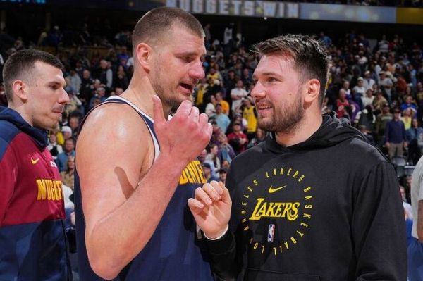  پس‌گردنی جوکر به دانچیچ؛ خودت چاق شدی