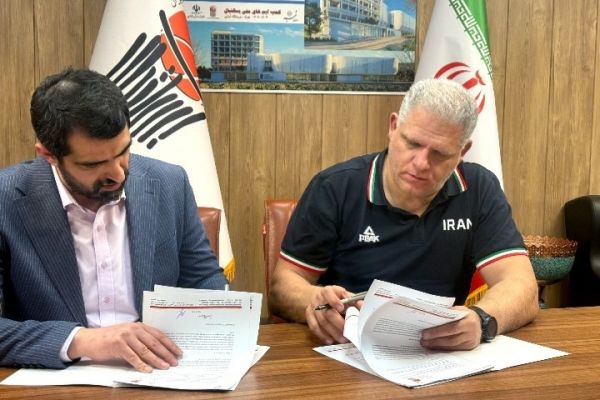 مانولوپولوس تا ۲۰۲۸ با ایران تمدید کرد