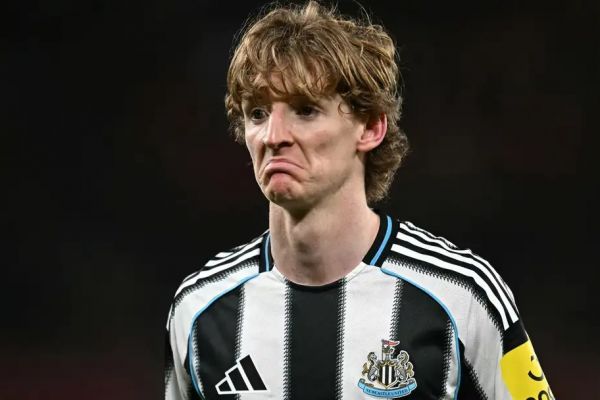  واکنش ستاره نیوکاسل به شایعات پیوستنش به آرسنال و لیورپول