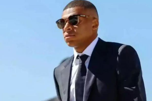 پایان جنگ قضایی پاریسنژرمن با امباپه