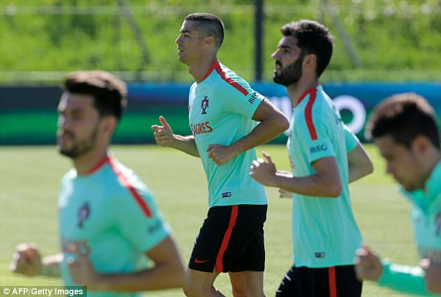 رونالدو به اردوی تیم ملی پرتغال اضافه شد (عکس)