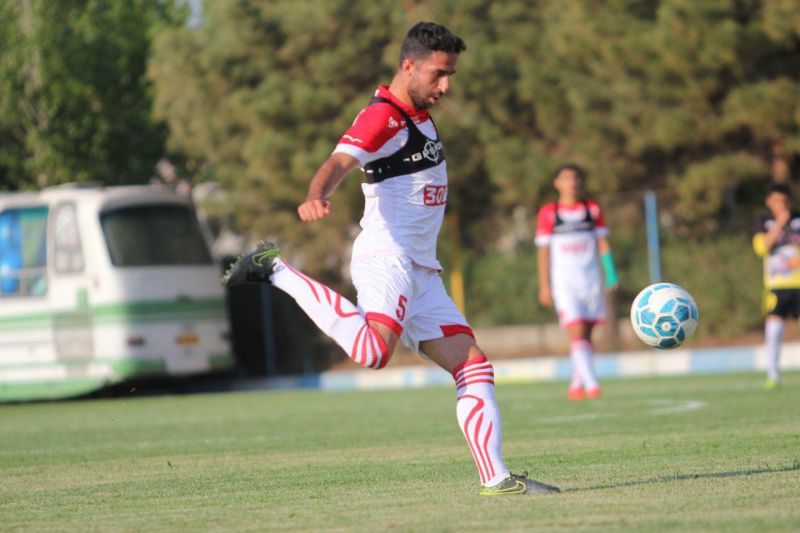 همدردی قلعهنویی و بازیکنان ذوبآهن با هادی محمدی