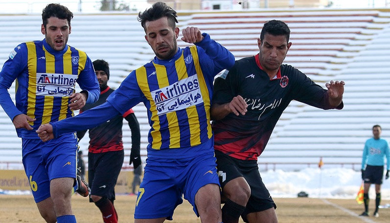 سیاهجامگان 0- گسترش فولاد 1؛ فرار از قعر با اتوبوس!