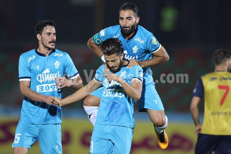 آقاخان کم کم در نقش منشا (عکس)