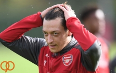 اوزیل: با تمام توان برای آرسنال بازی میکنم