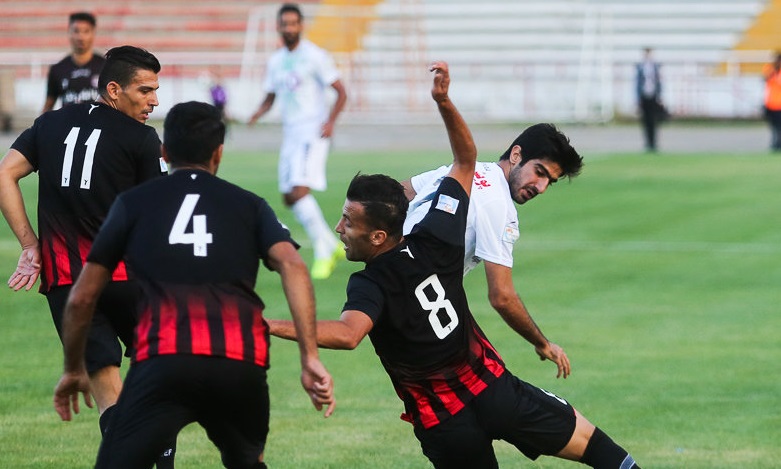 3 اشتباه داور، مانع برد ذوبآهن شد