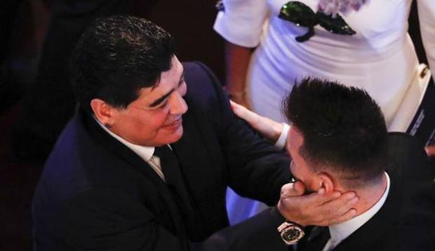 مارادونا: مسی قبل از هر بازی 20 بار به دستشویی میرود!