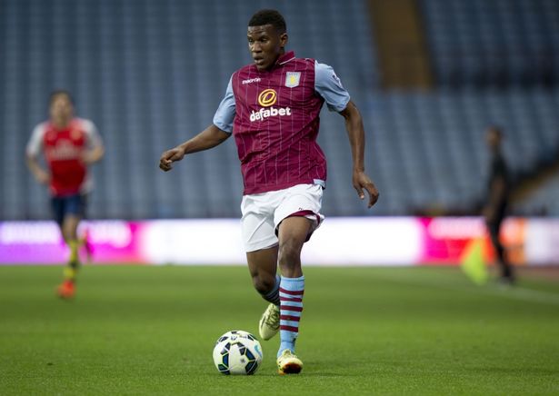 بازیکن سابق استونویلا به دلیل کتک زدن یک زن با کفش به زندان میرود