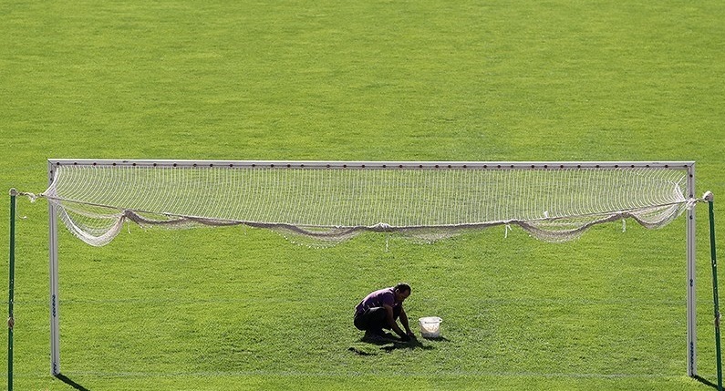 کیروش دستور شست و شوی کفش بازیکنان را داد؛ چمن ورزشگاه آزادی بیماری واگیردار گرفت!