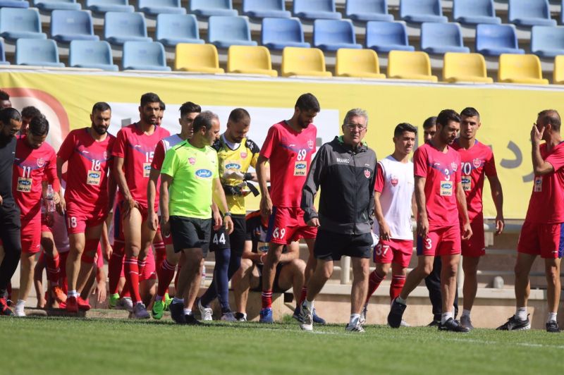 بازیکنان پرسپولیس عرق‌گیری کردند