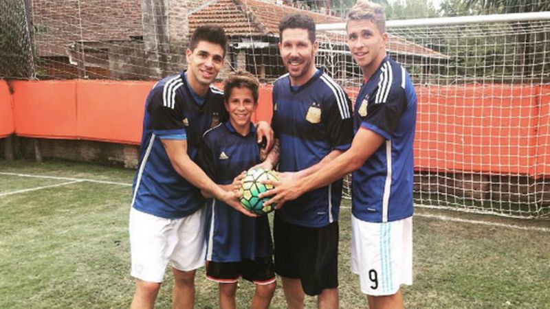 عکس/ سیمئونه و نوزاد تازه متولد شدهاش