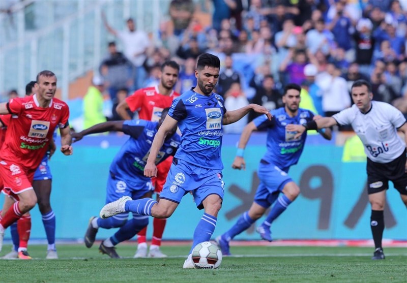 شاهرخ بیانی: بازیکن فکر کرده استقلال تیم زمین خاکی است که چیپ می‌زند؟