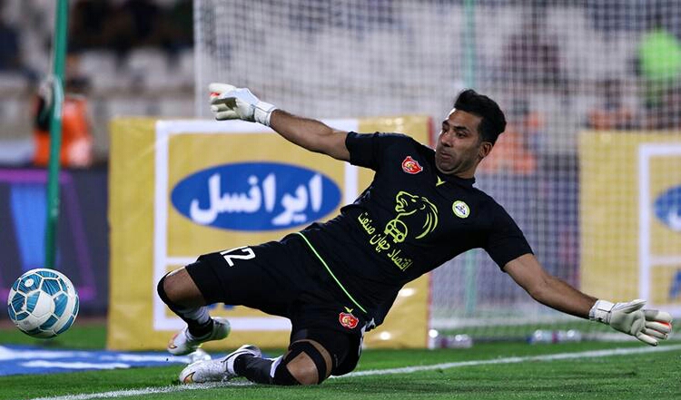 فراهانی: هم قسم شدیم که خودمان را به تیمهای بالای جدول نزدیک کنیم