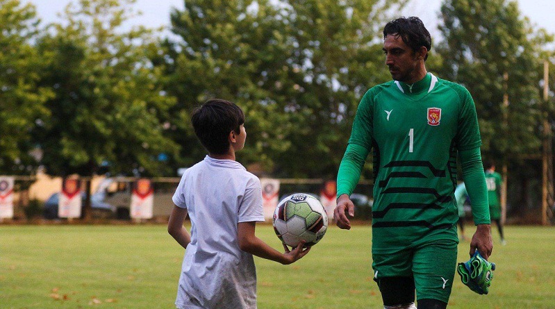 حمیداوی: رحمتی خودش خواست که کاپیتان نباشد/ به گلمحمدی بازیکن تحمیل نمیکنم