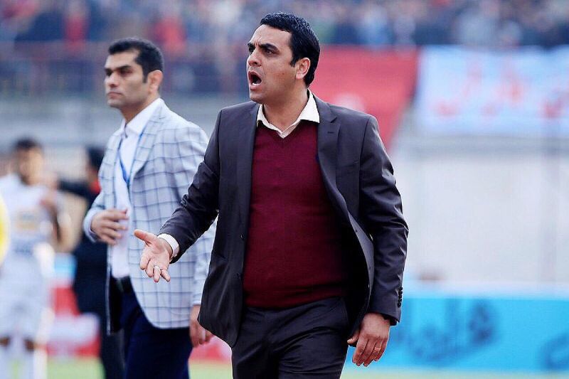 وکیل بین‌المللی فوتبال: محرومیت موقت فتاحی لازم‌الاجراست