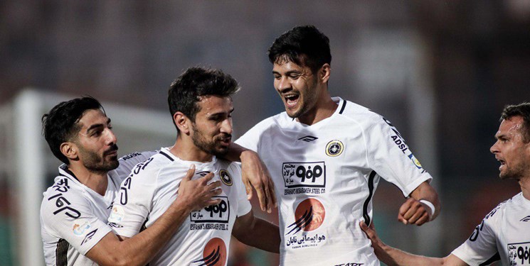 تابش: کیروش پنجشنبه به اردوی سپاهان اضافه میشود/ امیری از تصمیمش منصرف شد