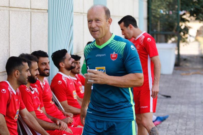 گزارش/ واکنشهای متفاوت کالدرون و استراماچونی به یک اتفاق تقریبا مشابه