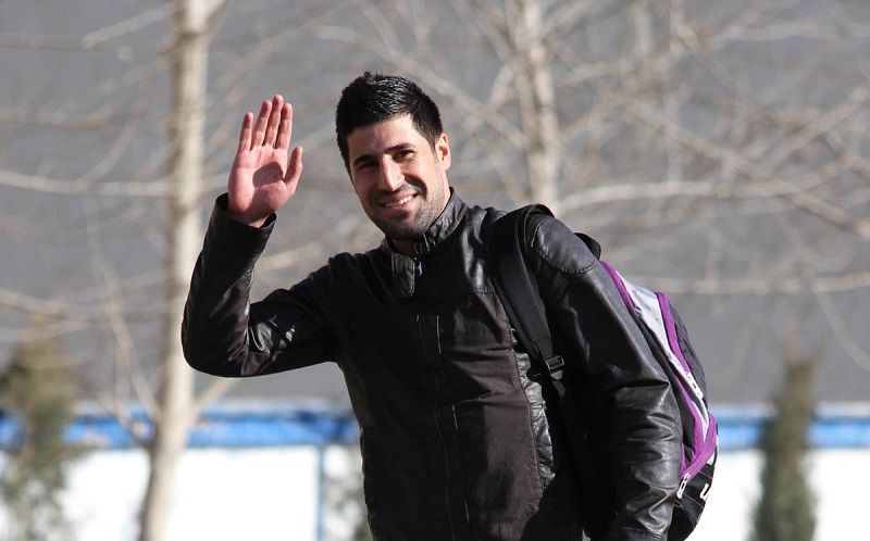 حضور هاشم بیکزاده در باشگاه استقلال