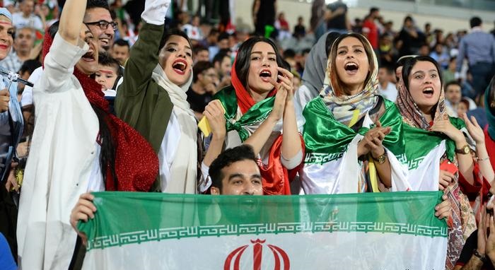 حمایت دادکان از حضور زنان در ورزشگاه؛ این اتفاق به دین لطمه نمیزند