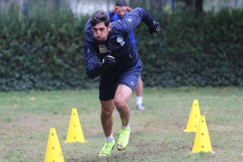 گزارش تمرین استقلال/ برگزاری تمرین آبیپوشان زیر باران پس از تعطیلی یک روزه