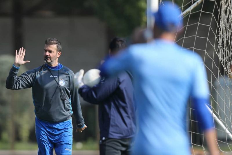 گزارش خبر ورزشی؛ افشای بدهی ۱۰۰ هزار یورویی استقلال به استراماچونی