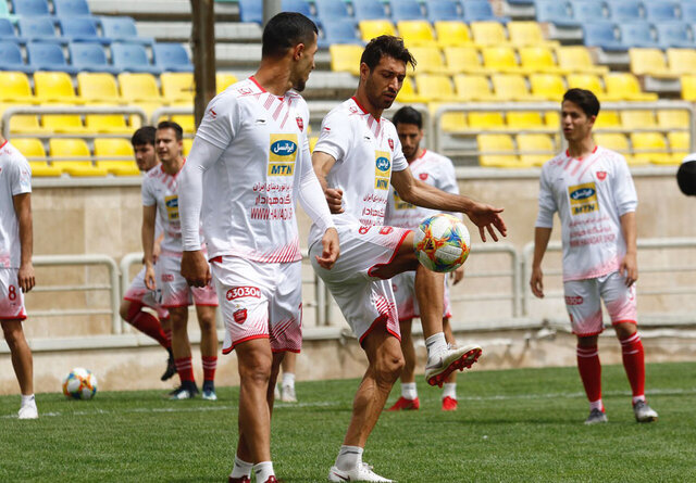 اختلاف شجاع خلیلزاده و کالدرون بر سر "دفاع راست"