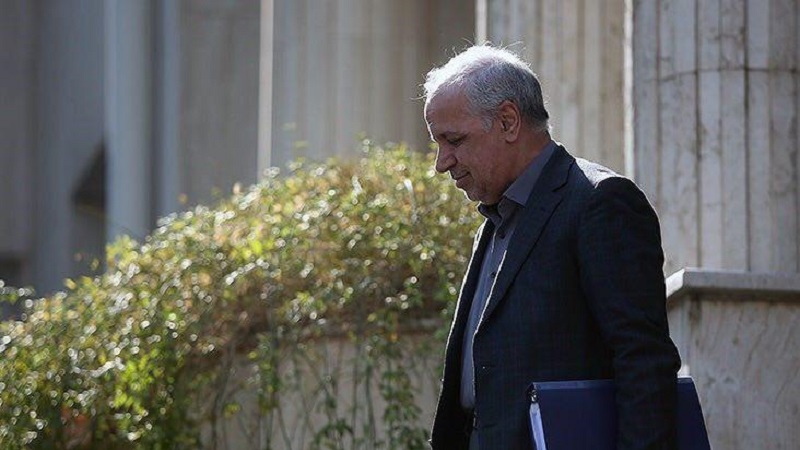 انصاری معاون رئیسجمهور: وزارت ورزش دلایل قانونی ابقای مهدی تاج را توضیح دهد!