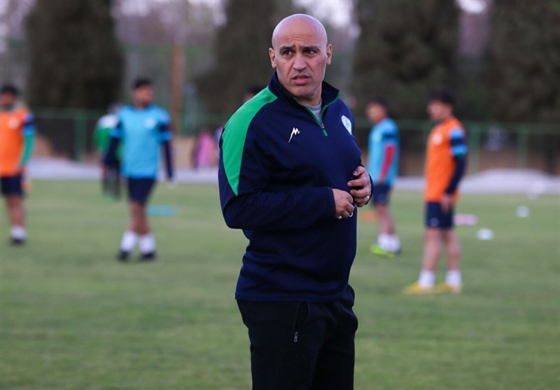 منصوریان: اخراج از ذوبآهن؟ ظهر با مدیریت صحبت کردم، همه چیز خوب است