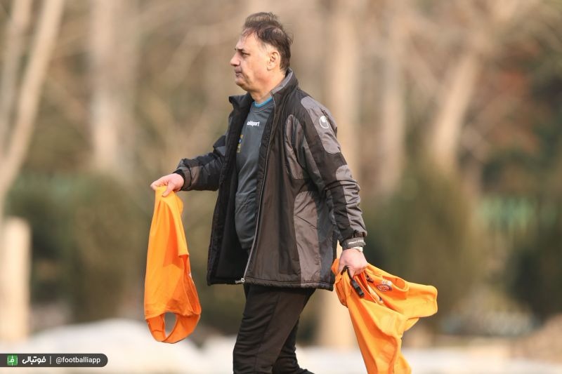 نامجومطلق: استقلال همیشه از تغییرات زیاد ضربه خورده/ قهرمانیهای پرسپولیس به خاطر ثبات تیمی است