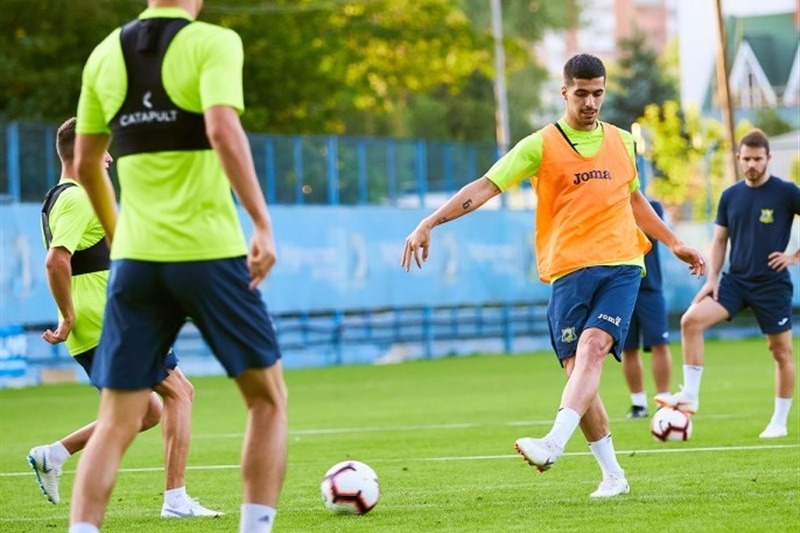 کاهش قیمت عزتاللهی در میان بازیکنان روستوف