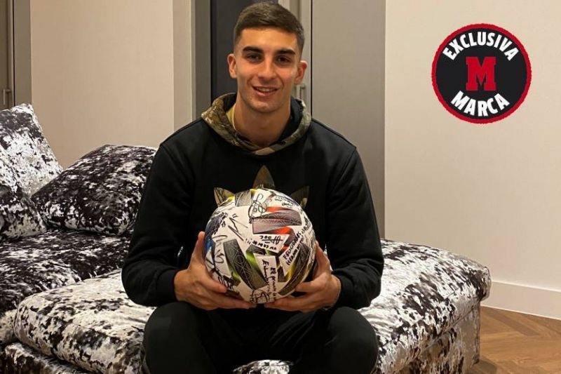 فران تورس و یادگاریهای روی توپ بازی تاریخی ۶-۰ مقابل آلمان؛ پر از تبریک!