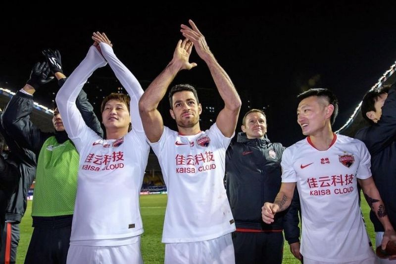 مرتضی پورعلیگنجی: سرخابیها؟ پیراهن یکی از آنها را میپوشم