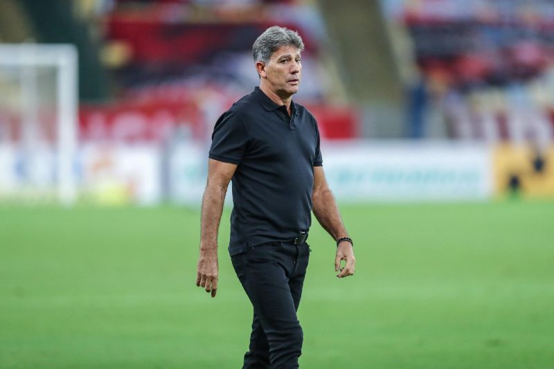 کارت زرد گرفتن مربی برزیلی به علت خطا روی بازیکن حریف!