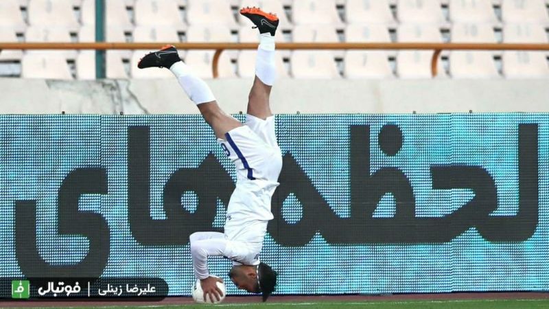 واکنشهای توئیتری به اوتهای مدافع پیکان؛ فوتبال هک شده است!