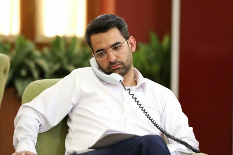 کریخوانی وزیر ارتباطات برای استقلالیها! (عکس)