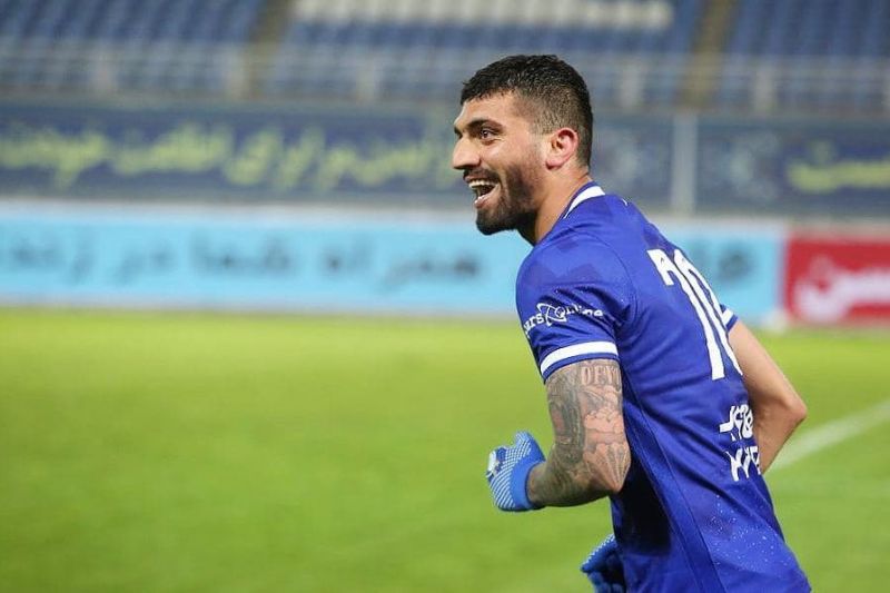 احتمالی ترین تصمیم برای دانشگر: بازگشت به تمرینات و کسر قرارداد