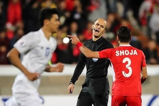 خاطرات تلخ ایرانیها از داور بازی با هنگکنگ (عکس)